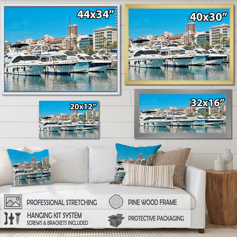 Bateaux amarrés au port d'Alicante, Espagne sur toile, H 30 po x l 40 po x P 1,5 po, Toile tendue