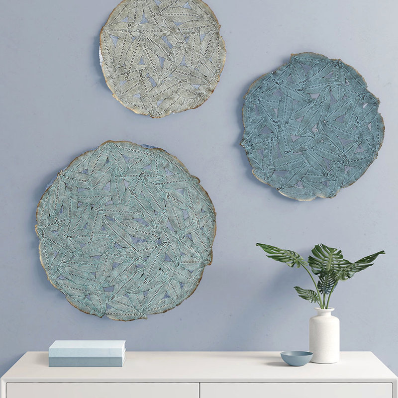 3 Metal Wall Decor With Blue Textured Feather Design - 20", 17.25", 14.25" , Indoor Display Disc Art In Colour , Decoration