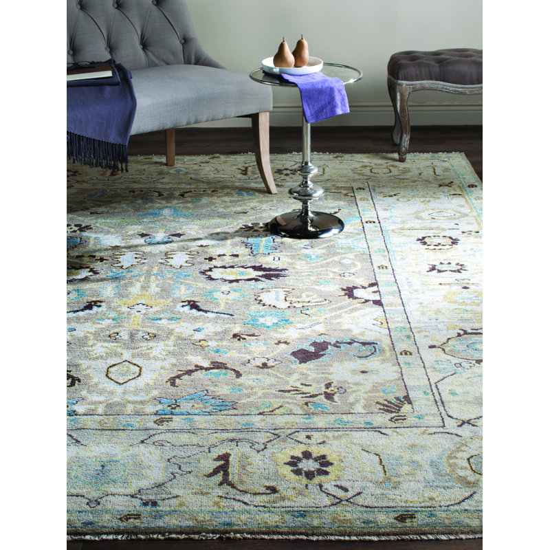 Sultanabad Hand-Knotted Gray Area Rug, Rectangle 10' x 14'