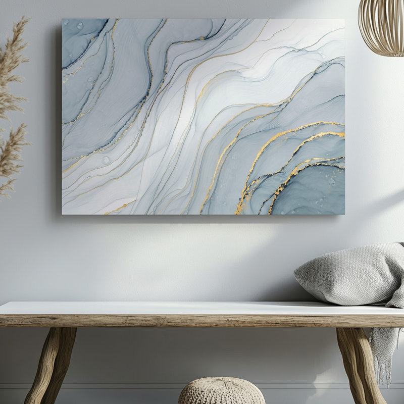 Toile d'une composition abstraite sereine avec de douces vagues fluides d'art mural translucide blanc et gris pâle entrecoupées d'art mural sur toile