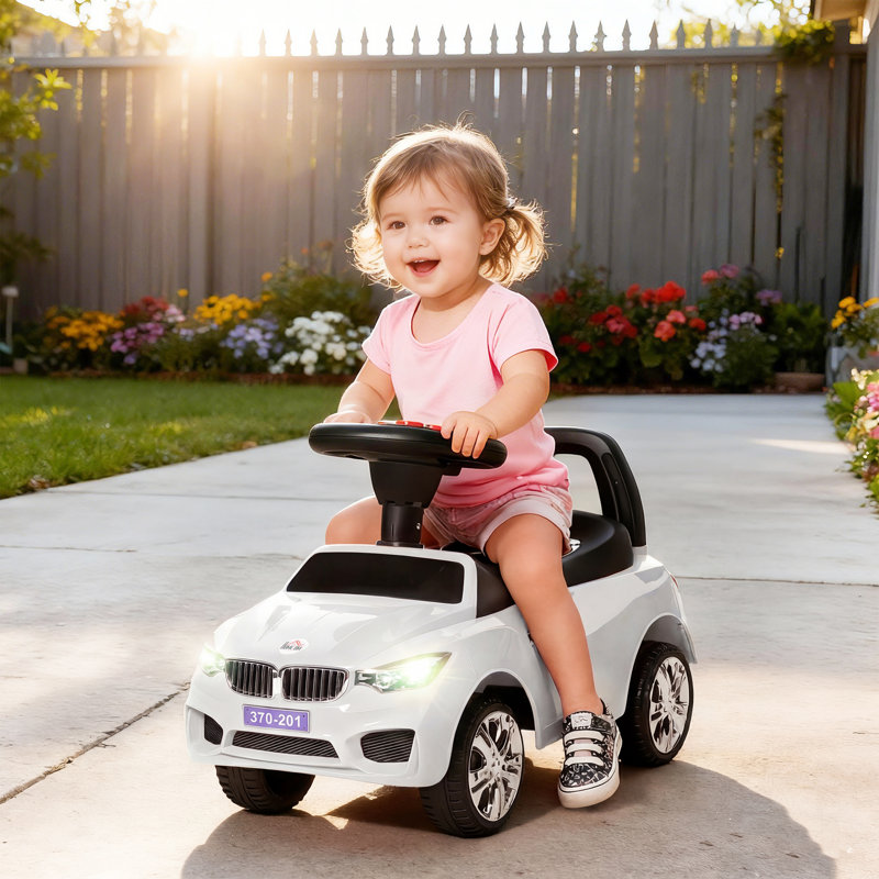Gwenda Isabelle & Max Push/Pull Ride On, White