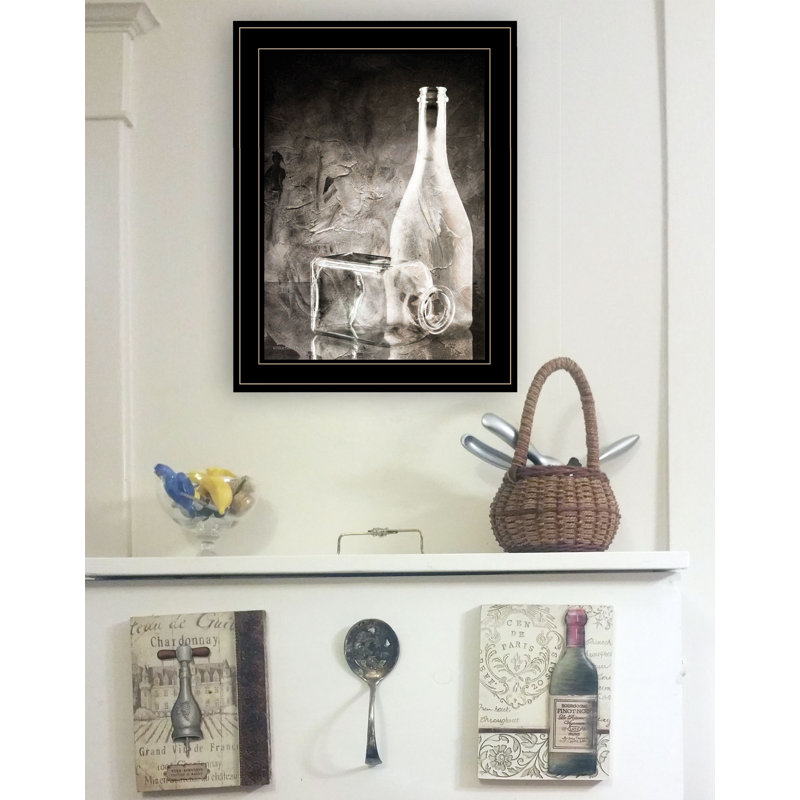 "Moody Gray Glassware Still Life", art mural encadré pour salon par Bluebird Barn Group, Noir / Ivoire