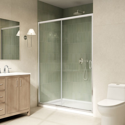 Ensemble de douche en alcôve Breeze coulissant, 152,4 cm (L) x 91,4 cm (l) x 192,2 cm (H), chromé, avec porte et receveur droits transparents.