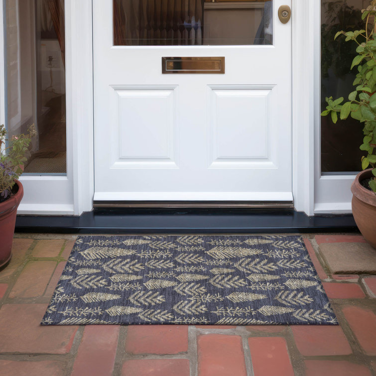 Machine Washable Indoor/Outdoor Christmas Pine Leaves Xhevrie Black Rug