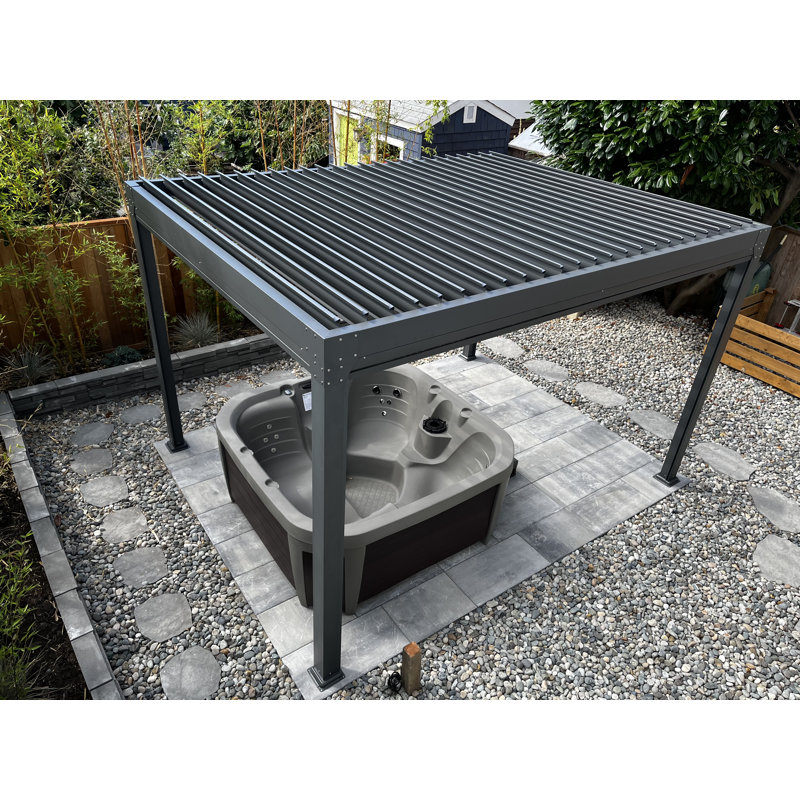 10 pi. L 13 pi. Pergola en aluminium avec auvent