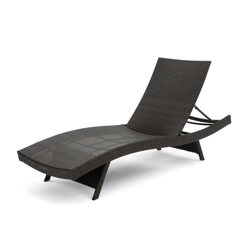 Chaise longue en rotin PE multi brun pour la détente en terrasse et au bord de la piscine