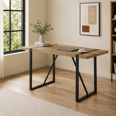 Ensemble de table et chaises de salle à manger modernes en MDF couleur bois (55 po), style milieu du siècle, avec piètement en métal et chaises en lin.