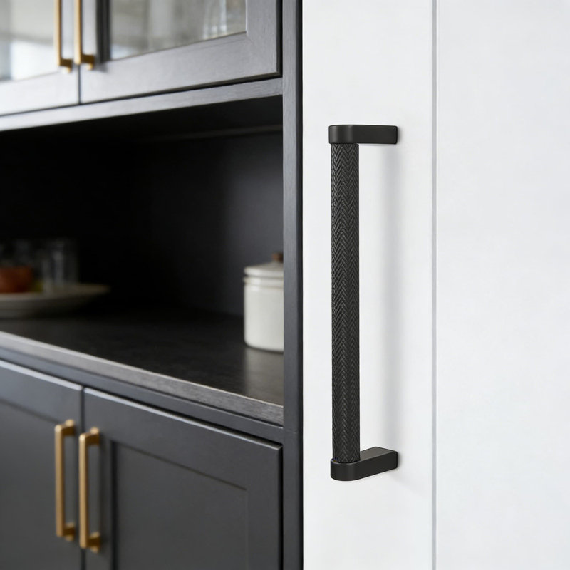 Paquet de 10 poignées d'armoire noires mates avec texture moletée, trou central de 6,3 po, poignées de cuisine et de tiroir durables pour la quincaillerie de meuble