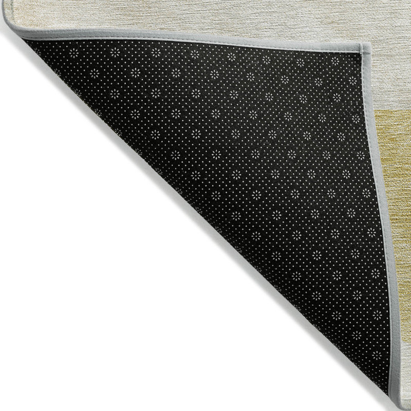 Tapis intérieur / extérieur géométrique lavable 5 pi x 8 pi doré et ivoire