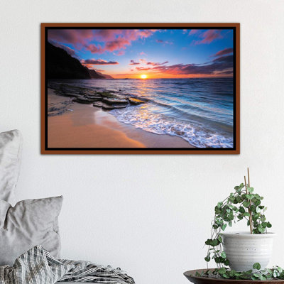 Coucher de soleil sur la côte Na Pali depuis la plage Ke'e, parc d'État Haena, Kauai, Hawaï, États-Unis I par Russ Bishop - reproduction de photo