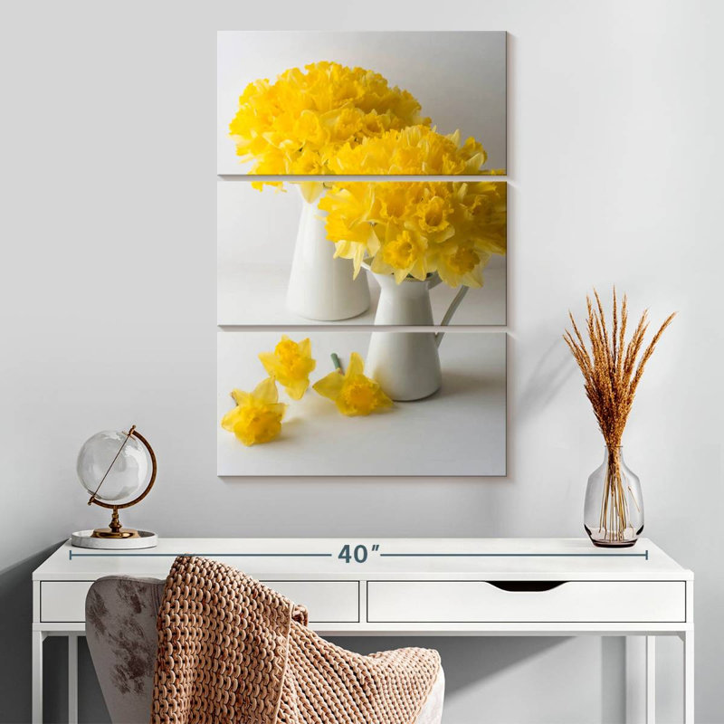 Harnek Daffodil Blooms, 32" H x 20" W