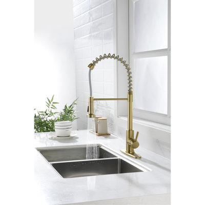 Gold Stainless Steel Kitchen Faucet With Pull Out , 360 Rotatable Nozzle For Effortless Water Use, Single Handle Temp & Flow Management, Corrosion Rust- Surface Treatment, Quiet Splash- Aerator Spray