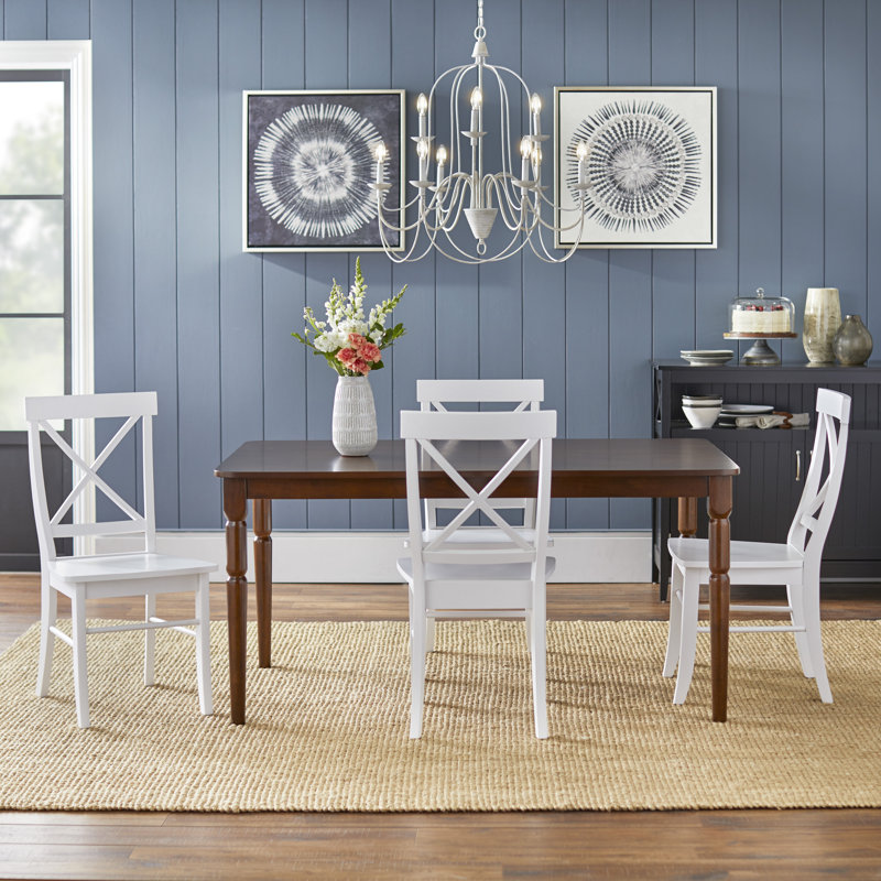 Ensemble de salle à manger Bellmead, Table brune avec chaises blanches, 5-Piece Set (1 Table, 4 Chairs)
