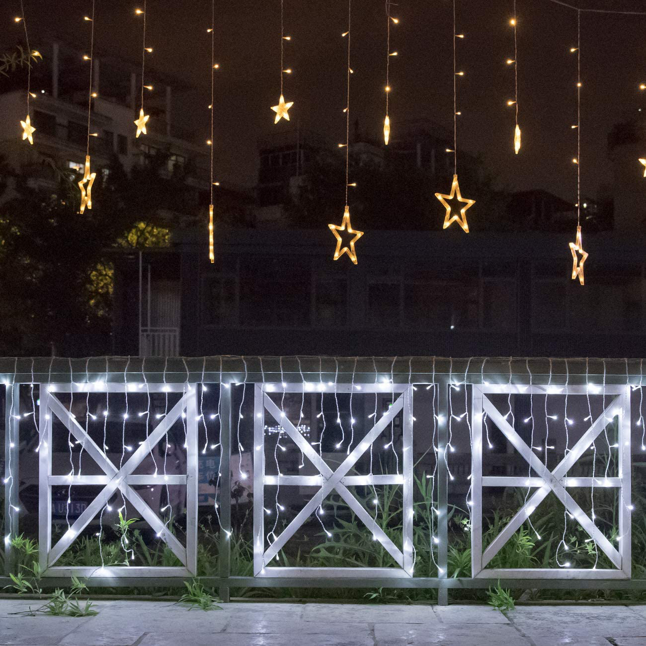 32' LED Icicle Lights, White