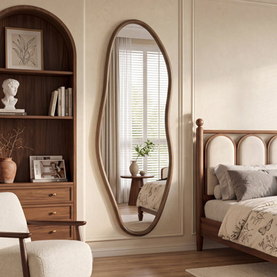Miroir pleine grandeur organique avec cadre en bois massif de noyer, miroir mural décoratif asymétrique pour la chambre à coucher, le vestibule, le salon et le vestiaire