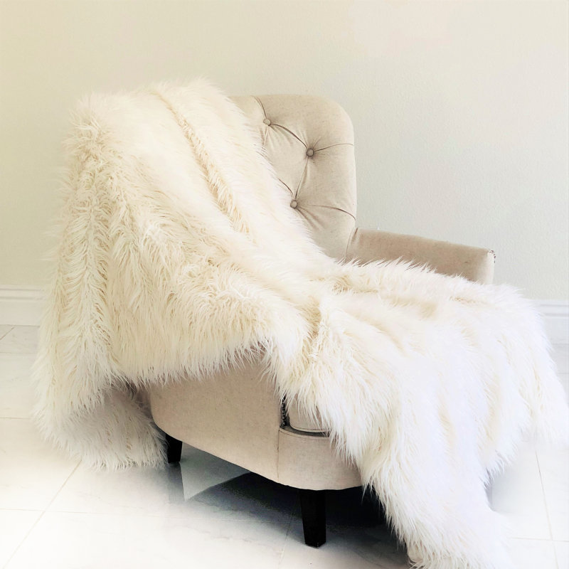 Jeté de luxe en fausse fourrure de Mongolie Plutus, l 48 po x L 60 po
