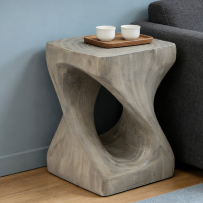 Table d'appoint à texture de bois