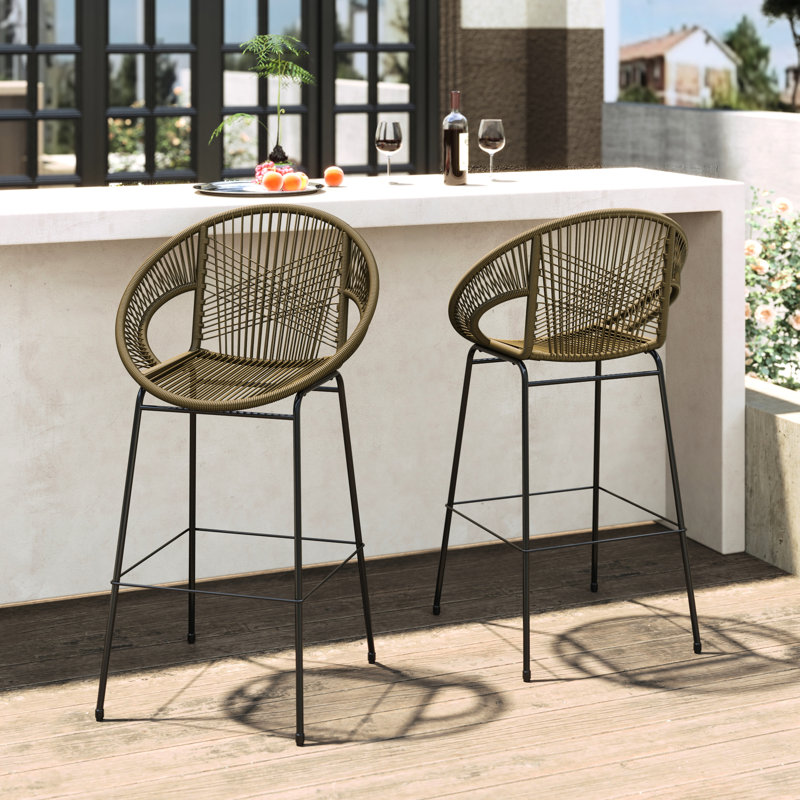 Terrasse extérieure en polyéthylène (PE), design ergonomique et confortable, élégant motif tissé, cadre facile d'entretien et d'installation, sièges et options polyvalentes.
