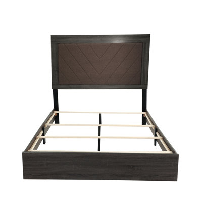 Grand lit en chêne foncé foncé avec allure rustique, recouvert de tissu, assemblage requis