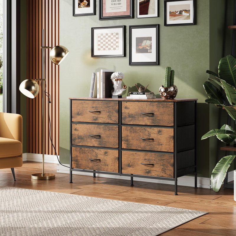 Commode Traniya, Brun
