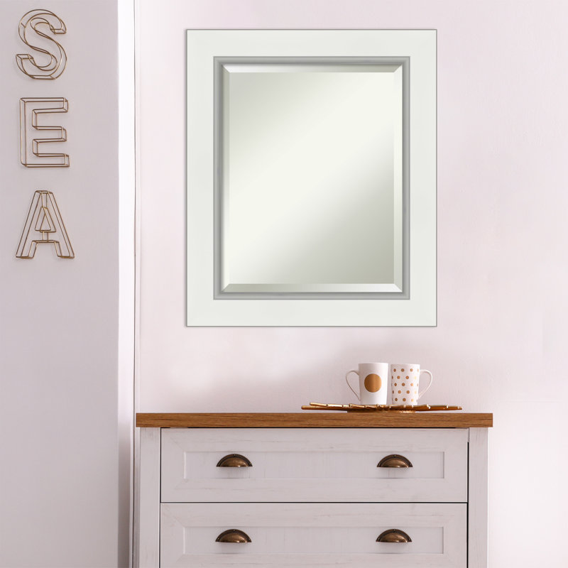 Miroir mural Quade, 21 po x 25 po, Blanc satiné / argent