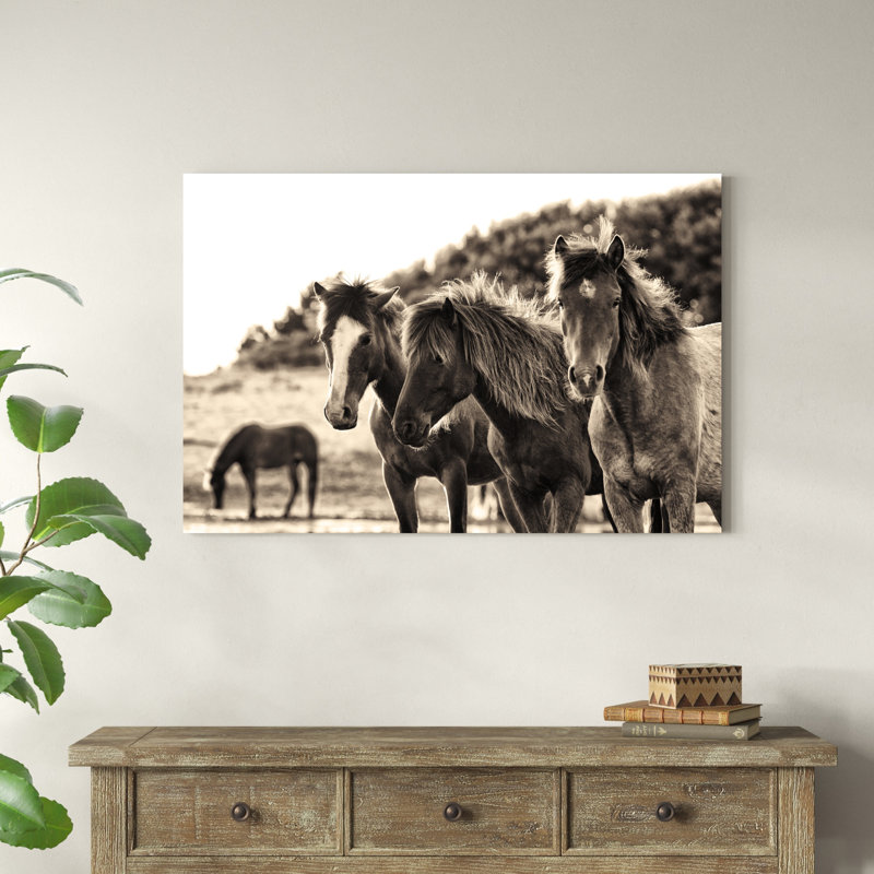 Chevaux trois sépia, H 32 po x l 48 po x P 1,25 po