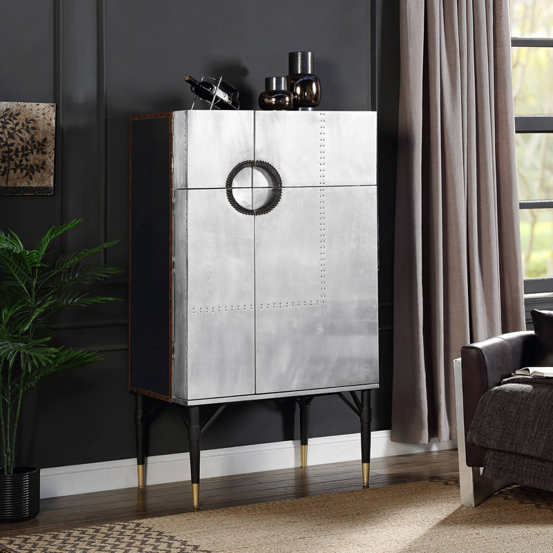 Armoire à vin en cuir et aluminium