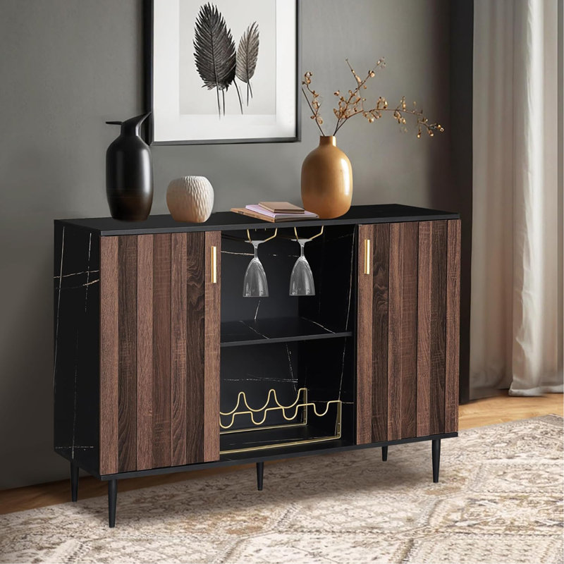 Armoires de bar modernes GIA avec porte à panneau cannelée en noyer et support à vin pour le salon et la salle à manger