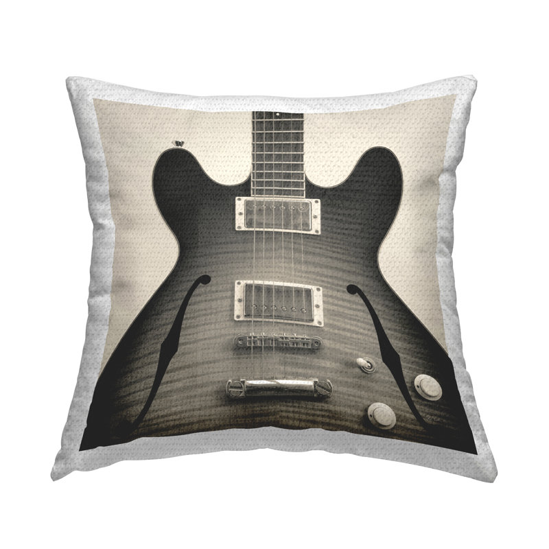 Coussin d'extérieur imprimé Classy par Deborah Revell