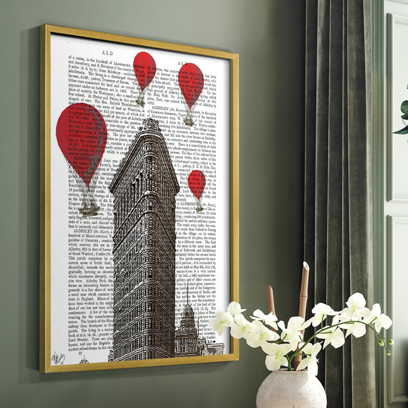 «Flat Flat Building and Red Hot Air Balloon», reproduction encadrée - bois massif, Or, H 10 po x l 8 po