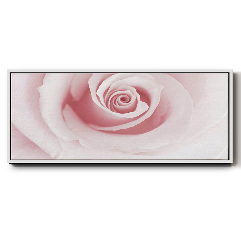 «Rose Embrace», toile encadrée, H 20 po x l 50 po