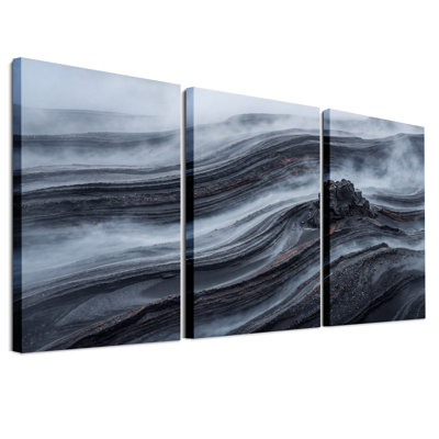 «Dark Layered Rock Formation Misty», ensemble de 3 toiles murales