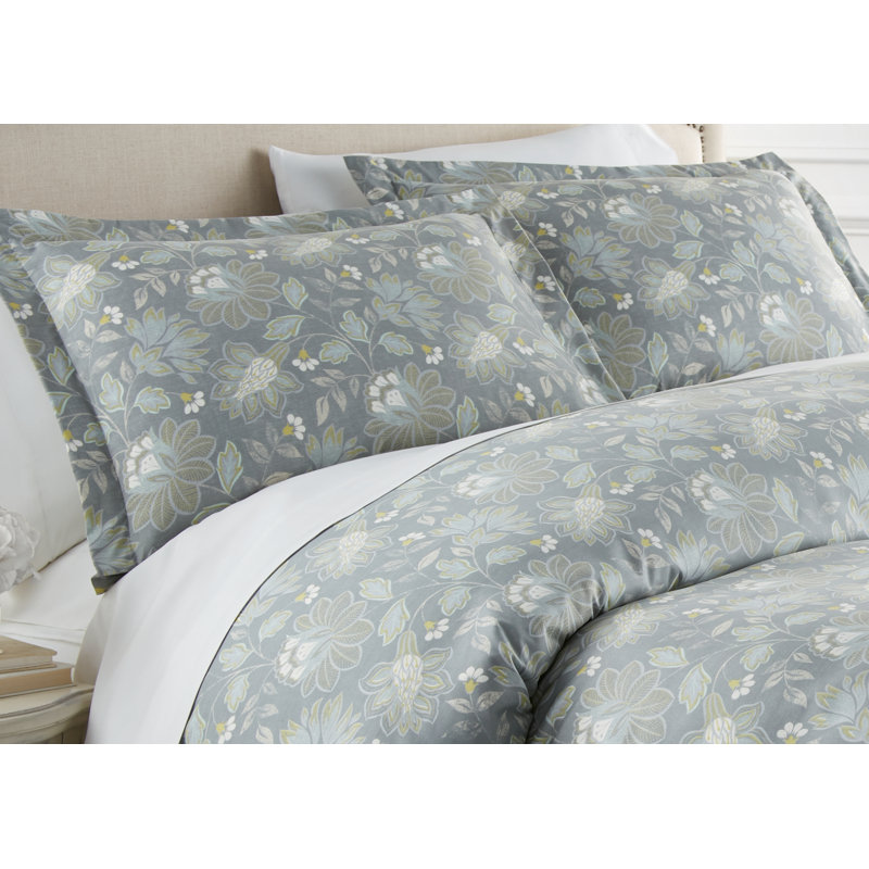 Infinite Blossom Blue Oversized Microfiber Comforter Set with matching shams Easy care, Full/Queen Comforter + 2 Shams