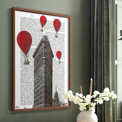 «Flat Flat Building and Red Hot Air Balloon», reproduction encadrée - bois massif