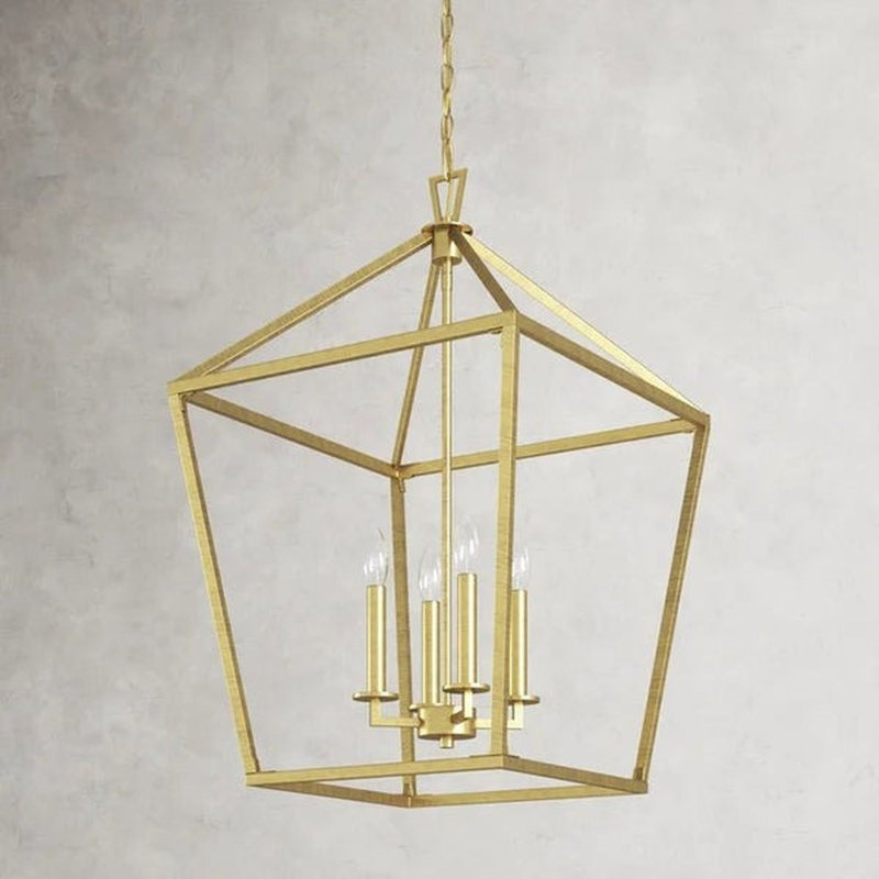 Lustre Sandcliff, Laiton