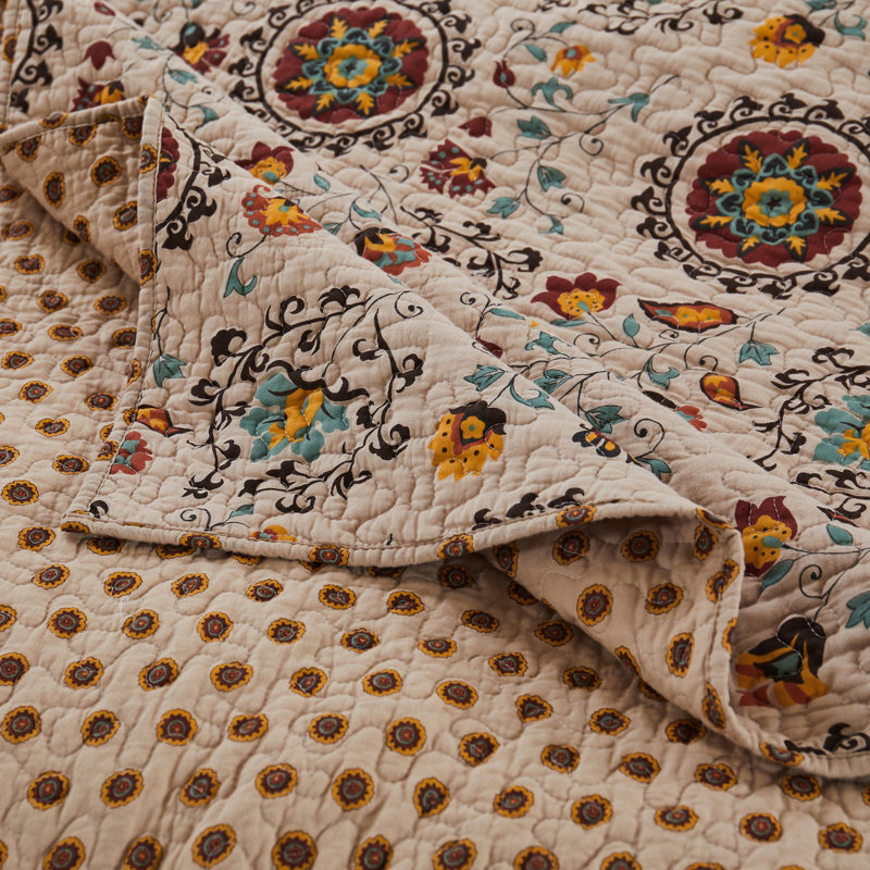 Twin Red Cotton Reversible Quilt Set with Decorative Pillows