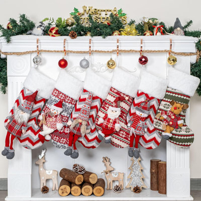Chaussette de Noël tricotée avec des décorations de Noël