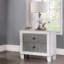 Table de chevet avec tiroirs pleine extension et fabrication durable pour les chambres modernes
