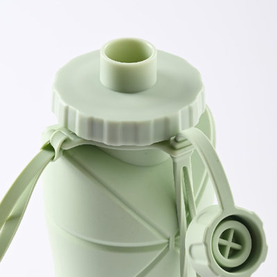 Bouteille d'eau pliable en silicone 600 ml - sans Bpa, étanche, pliable et réutilisable pour le voyage, la gym, le camping, la randonnée (vert)