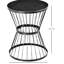 Table d'appoint élégante en acier noir de 40 cm (16 po) avec détails - Idéale pour l'intérieur et l'extérieur, cette table d'appoint polyvalente et tendance ajoute une touche de style à votre terrasse.