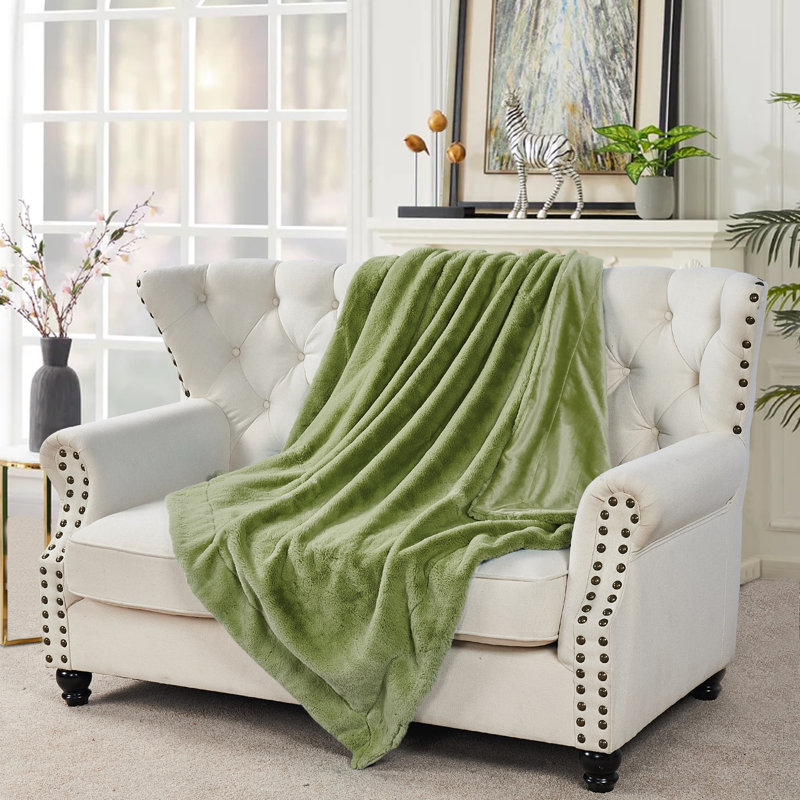 Jeté en fausse fourrure de renard, Vert mousse, L 60 po x L 80 po