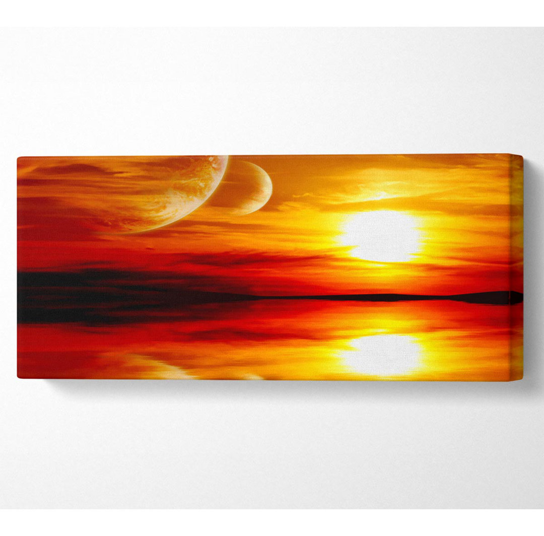 Atemberaubender Sonnenuntergang auf dem Planeten - Kunstdrucke auf Leinwand