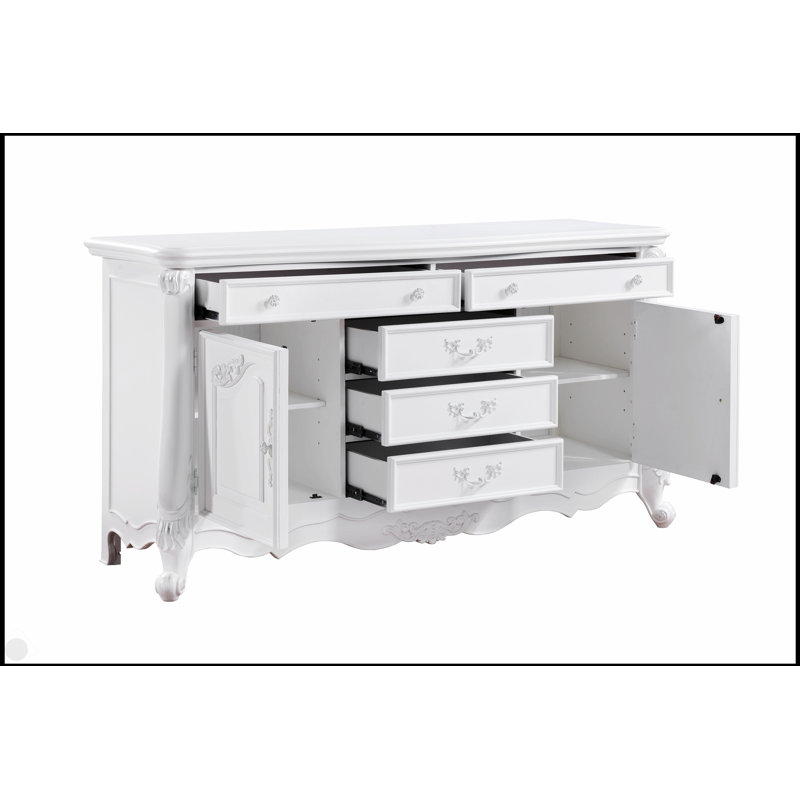 Commode Latisha à finition blanche avec tiroirs et tablette spacieux pour un rangement et une élégance accrus dans la chambre à coucher