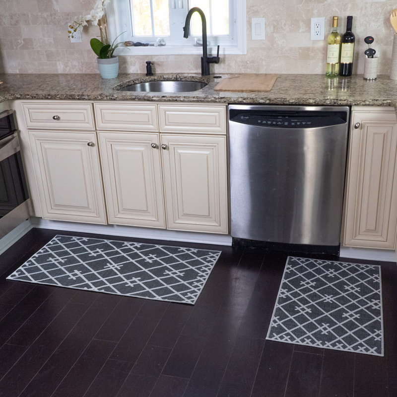 Eneyda Geometric Non-Skid Kitchen Mat, Dark Gray