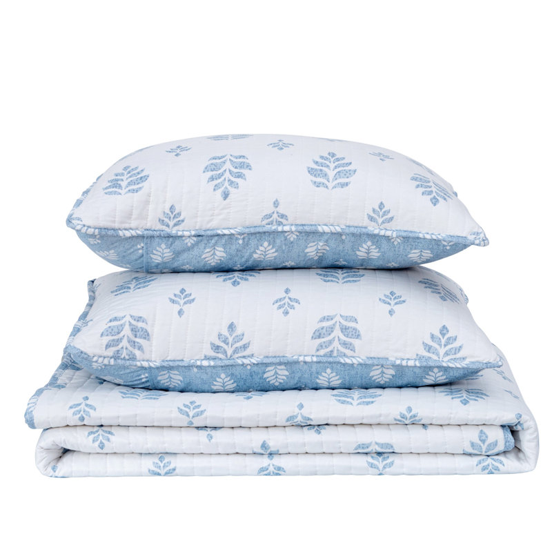 French Floral Reversible Quilt Set with Shams, King Quilt + 2 King Shams
