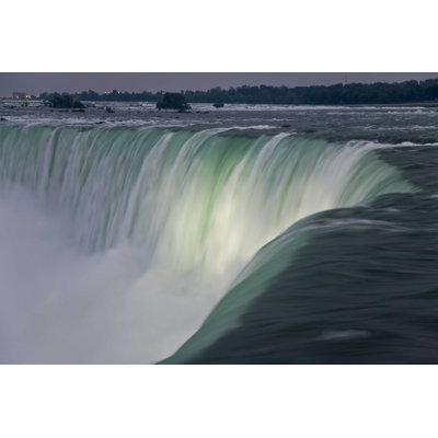 " Niagara Falls At Night "