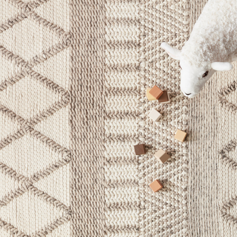 Gayle Wool Geometric Indoor Rug, Rectangle 2' x 3'