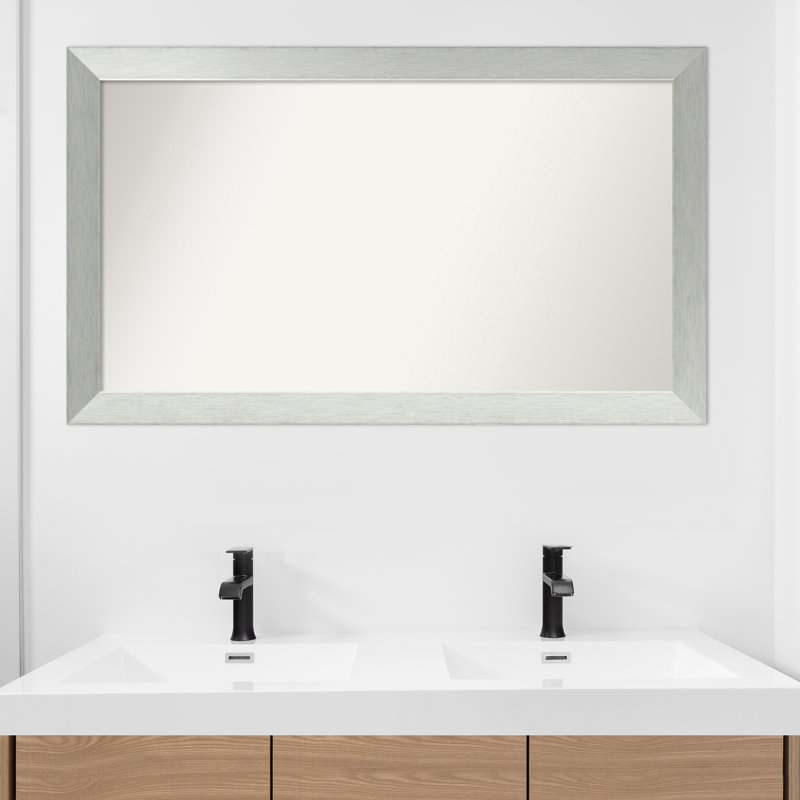 Miroir de salle de bain mural en argent brossé sans cadre, Rectangle, 26 po x 44 po