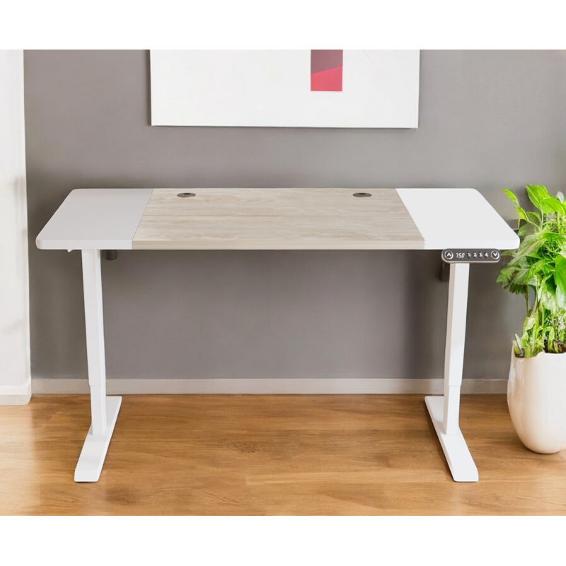 Bureau pour travailler debout unique réglable en hauteur l 63 po Sedgefield, Blanc, Blanc