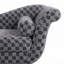Tissu classique à motif de losanges jumelé à d'élégants accoudoirs à volutes, offrant un grand confort et un style intemporel-819376869